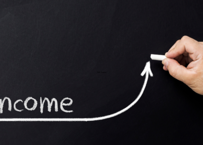 An infographic showcasing strategies for generating side income through online opportunities and platforms.